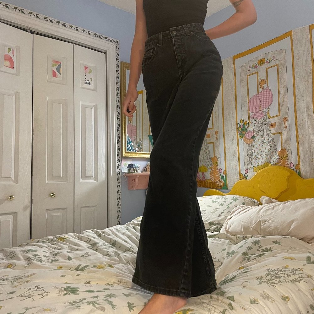 Black straight leg mom jeans!
